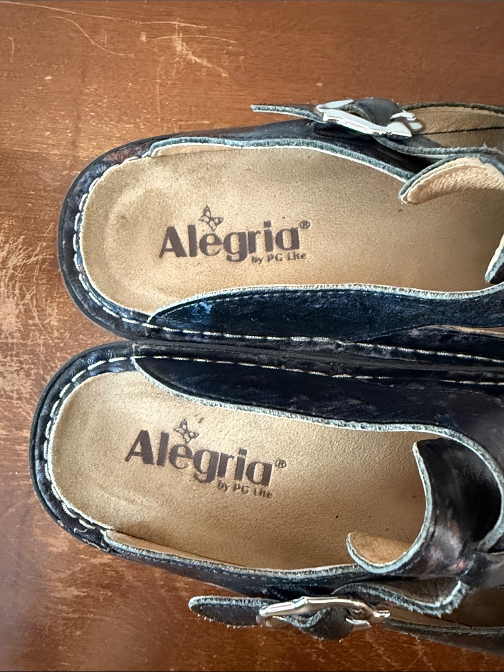 Alegria classic clogs in a multicolored abstract print. - Picture 2 of 7